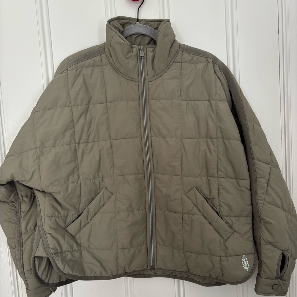 NWOT, Never worn, Pippa Packable Jacket, Free People, Size S, color sage stone - Picture 2 of 6